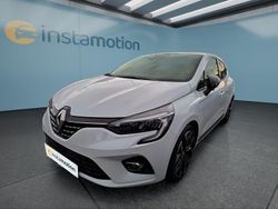 Weiß Gebraucht 2022 Renault Clio V Kleinwagen | 17.849 € (Teuer)