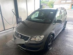Braun Gebraucht 2008 VW Touran Van / Kleinbus | 2.200 € (Guter Preis)