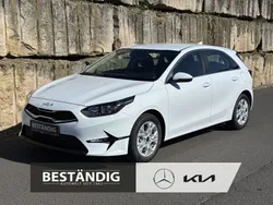 Carraraweiss Neu 2025 Kia Ceed Limousine | 21.690 € (Guter Preis)