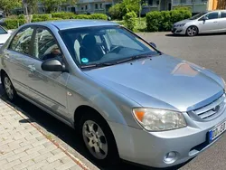 Silber Gebraucht 2005 Kia Cerato LX Limousine | 2.200 € (Fairer Preis)