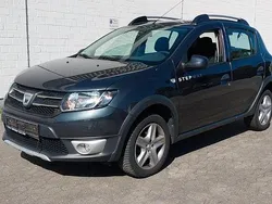 Grau Gebraucht 2016 Dacia Sandero Prestige Kleinwagen | 5.899 € (Fairer Preis)