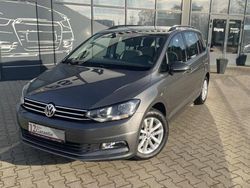 Grau Gebraucht 2016 VW Touran Comfortline Van / Kleinbus | 15.400 € (Fairer Preis)