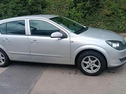 Silber Gebraucht 2005 Opel Astra Limousine | 1.450 € (Fairer Preis)