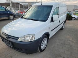 Weiß Gebraucht 2010 Opel Combo Kleinwagen | 3.950 €