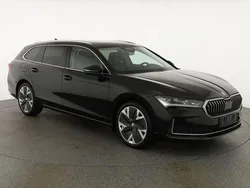 Onyx schwarz metallic (metallic) Gebraucht 2024 Skoda Superb Selection Kombi | 41.495 € (Superpreis)