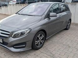 Grau Gebraucht 2016 Mercedes B220 Van / Kleinbus | 14.200 € (Guter Preis)