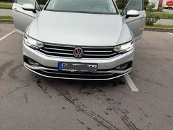 Silber Gebraucht 2019 VW Passat Elegance Kombi | 17.900 € (Fairer Preis)