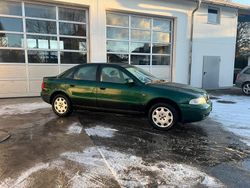 Grün Gebraucht 2000 Audi A4 Limousine | 1.900 € (Fairer Preis)