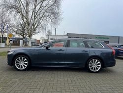 Blau Gebraucht 2020 Volvo V90 Business Edition Kombi | 15.469 €