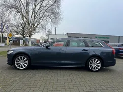 Blau Gebraucht 2020 Volvo V90 Business Edition Kombi | 14.874 €