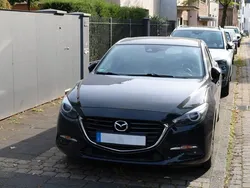 Schwarz Gebraucht 2018 Mazda 3 Exclusive-Line Limousine | 16.950 € (Etwas zu teuer)