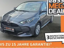 Grau Gebraucht 2022 Toyota Yaris Comfort Limousine | 12.480 € (Fairer Preis)
