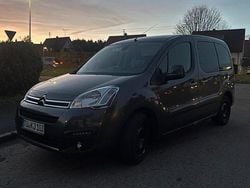 Braun Gebraucht 2016 Citroën Berlingo Van / Kleinbus | 4.450 € (Guter Preis)