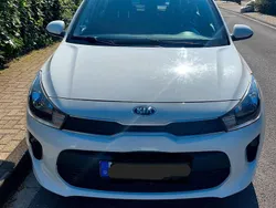 Weiß Gebraucht 2017 Kia Rio 2 Kleinwagen | 8.900 € (Fairer Preis)