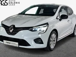 Weiss Gebraucht 2021 Renault Clio V Intens Limousine | 14.300 € (Fairer Preis)