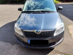 Grau Gebraucht 2012 Skoda Fabia Kleinwagen | 3.950 € (Fairer Preis)