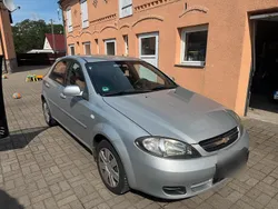 Silber Gebraucht 2006 Chevrolet Lacetti Kleinwagen | 2.000 €
