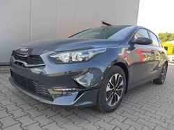 Grau Neu 2024 Kia Ceed Limousine | 23.135 € (Guter Preis)