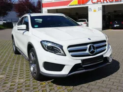 Calcitweiss Gebraucht 2015 Mercedes GLA200 StreetStyle SUV | 15.400 € (Fairer Preis)