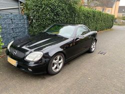 Schwarz Gebraucht 2001 Mercedes SLK200 Cabrio | 6.499 € (Fairer Preis)