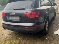 Grau Gebraucht 2007 Audi Q7 SUV | 7.200 € (Etwas zu teuer)