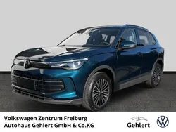 Blau Neu 2025 VW Tiguan Life SUV | 45.900 € (Fairer Preis)