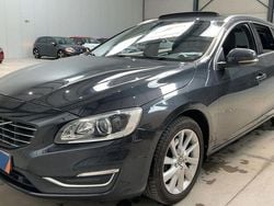 Grau Gebraucht 2016 Volvo V60 Summum Kombi | 15.980 € (Fairer Preis)