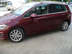 Rot Gebraucht 2018 VW Golf Sportsvan Highline Van / Kleinbus | 16.595 € (Guter Preis)