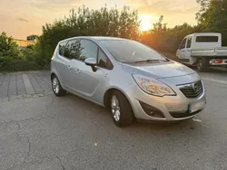 Grau Gebraucht 2012 Opel Meriva Van / Kleinbus | 7.300 € (Fairer Preis)