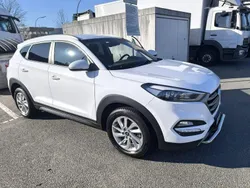 Weiß Gebraucht 2016 Hyundai Tucson Advantage SUV | 20.699 € (Etwas zu teuer)
