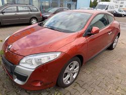 Orange Gebraucht 2009 Renault Mégane Coupé Dynamique Coupé | 4.500 € (Etwas zu teuer)