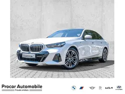 Weiß Gebraucht 2024 BMW 520 M Sport Limousine | 55.990 € (Guter Preis)