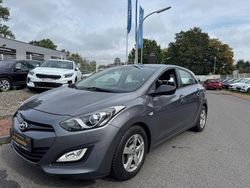 Grau Gebraucht 2012 Hyundai i30 Style Limousine | 5.990 € (Fairer Preis)