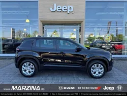 Solid black Neu 2025 Jeep Avenger Altitude SUV | 29.490 € (Fairer Preis)