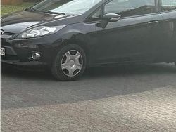 Schwarz Gebraucht 2012 Ford Fiesta Kleinwagen | 2.350 €