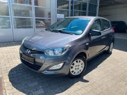 Grau Gebraucht 2014 Hyundai i20 Trend Kleinwagen | 8.999 € (Guter Preis)