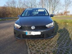 Grau Gebraucht 2017 VW Golf Sportsvan Trendline Van / Kleinbus | 10.690 € (Guter Preis)