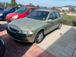 Grün Gebraucht 1997 Opel Vectra Limousine | 2.950 € (Etwas zu teuer)