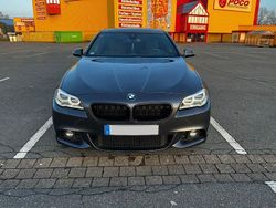 Grau Gebraucht 2015 BMW 530 Shadowline Kombi | 12.800 €