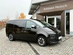 Gaia brown / mic Gebraucht 2024 Hyundai Staria Signature Van | 52.290 € (Etwas zu teuer)