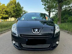 Schwarz Gebraucht 2010 Peugeot 5008 Van / Kleinbus | 4.500 € (Guter Preis)