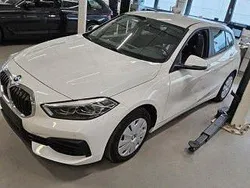 Weiß Gebraucht 2022 BMW 116 Comfort Edition Kleinwagen | 19.499 € (Guter Preis)