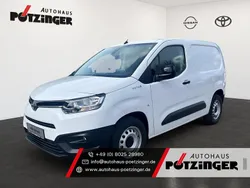 Icy white Gebraucht 2023 Toyota Proace City Van | 31.890 € (Teuer)