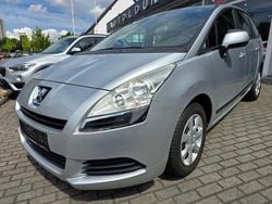 Silber Gebraucht 2010 Peugeot 5008 Tendance Van / Kleinbus | 1.990 € (Superpreis)