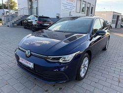 Blau Gebraucht 2023 VW Golf VIII Life Limousine | 25.990 € (Fairer Preis)