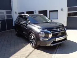 Basaltgrau / pantherschwarz Neu 2025 Mitsubishi Outlander P-HEV Top SUV | 55.990 €