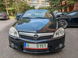 Schwarz Gebraucht 2006 Opel Tigra Sport Cabrio | 3.000 € (Etwas zu teuer)