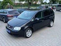 Schwarz Gebraucht 2003 VW Touran Basis Van / Kleinbus | 4.799 €