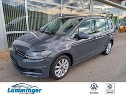 Grau Gebraucht 2024 VW Touran Comfortline Van / Kleinbus | 29.990 € (Guter Preis)