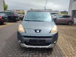 Grau Gebraucht 2008 Peugeot Partner Tepee Tendance Van / Kleinbus | 2.700 € (Fairer Preis)